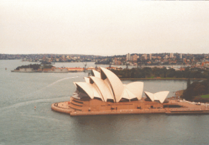 Die Oper in Sydney - von der Harbour-Bridge aus